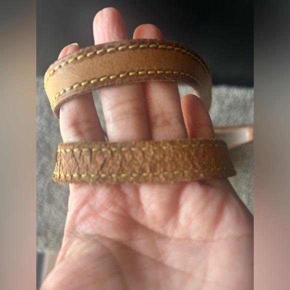 Authentic Louis Vuitton Petite Bucket Bag (PM) - Picture 15 of 16